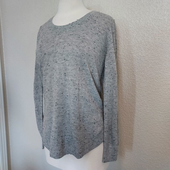 ⭐️5/$20 LOFT Gray Long Sleeve Knit Pullover Sweater Size M - Picture 5 of 10
